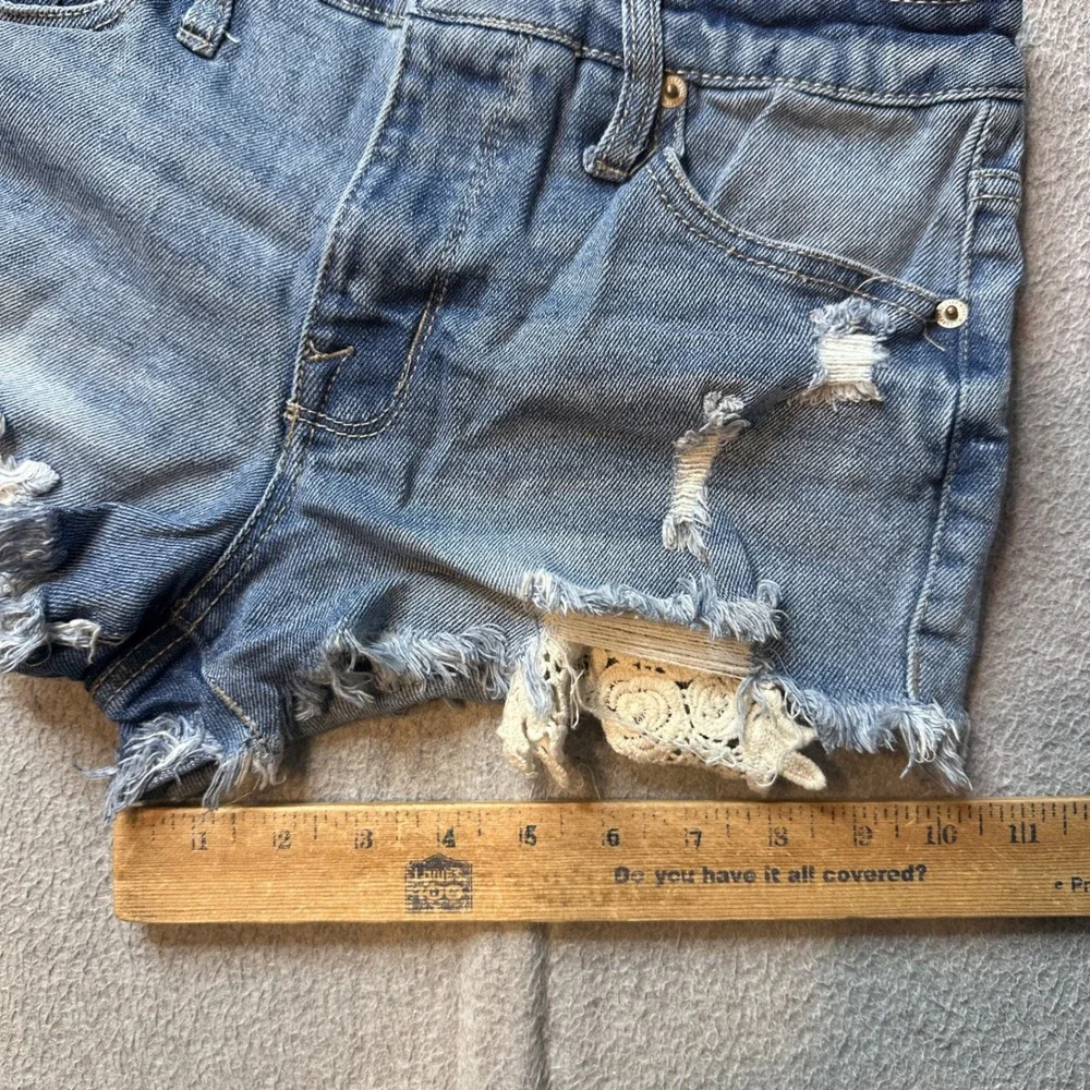 Mossimo Denim Shorts Womens 2 Blue High Rise Distressed Crochet Lace Boho Frayed